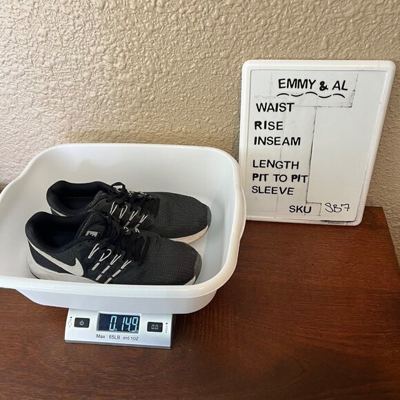 Nike Womens Run Swift Running Shoes Size 7.5 Black White Outdoor Hiking Athletic - Picture 11 of 11